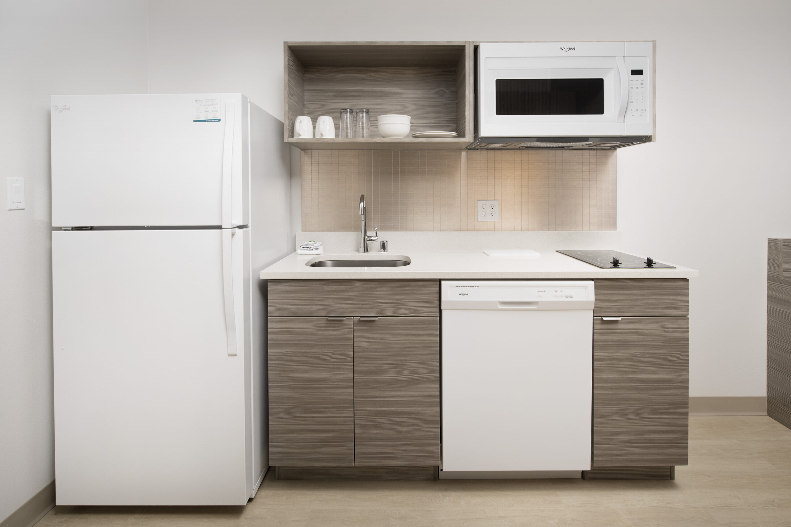 WoodsSprings suites - Redmond - Kitchen